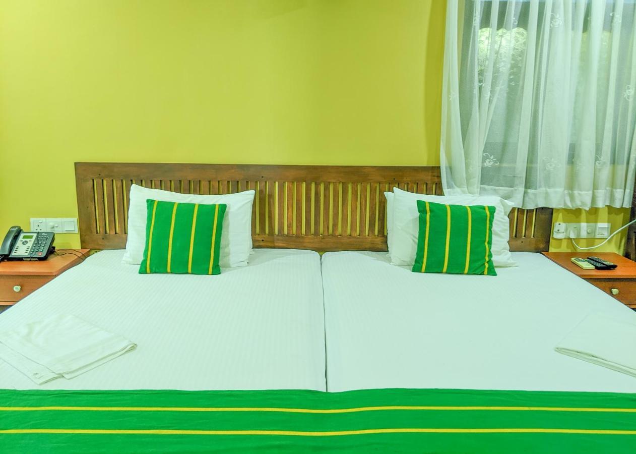 Bed and Breakfast Yala Golden Wild à Tissamaharama Extérieur photo
