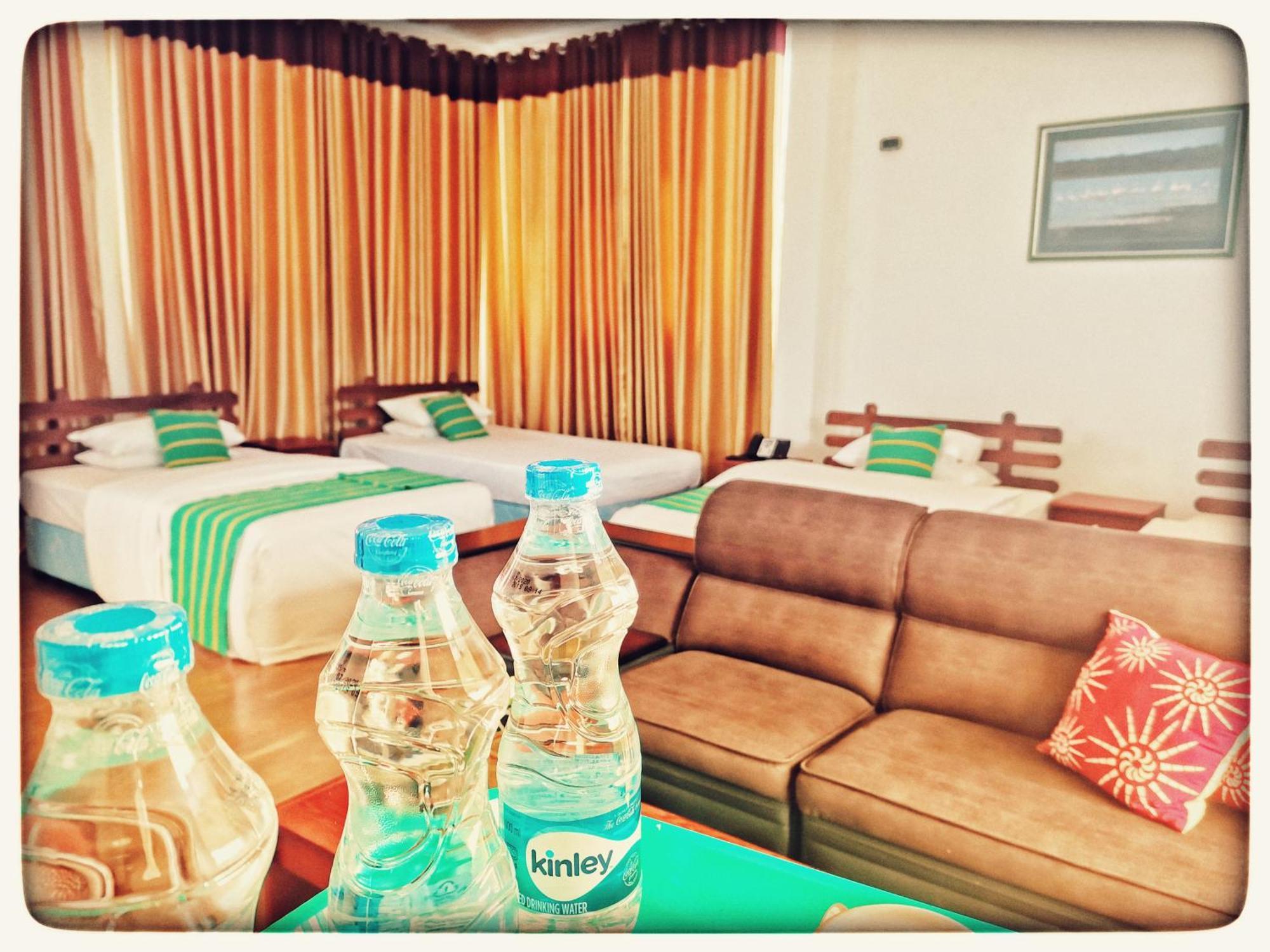 Bed and Breakfast Yala Golden Wild à Tissamaharama Extérieur photo